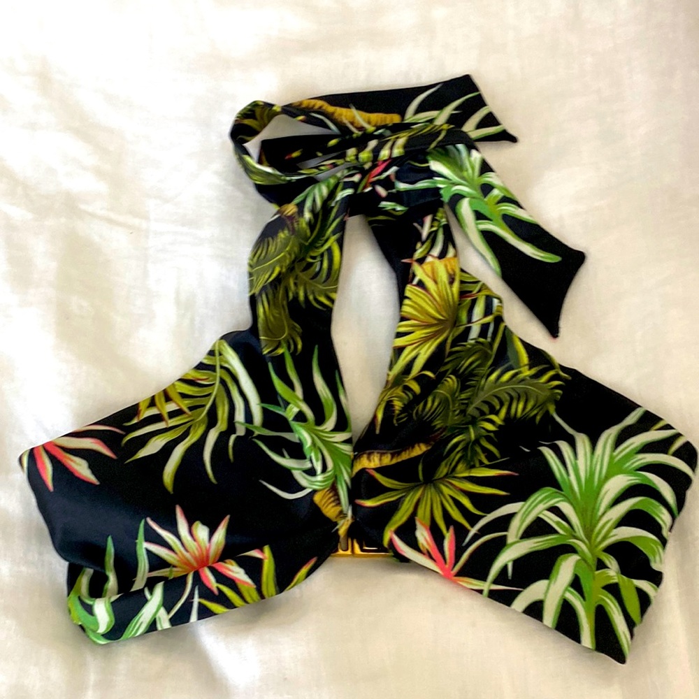 Beach Riot keyhole top